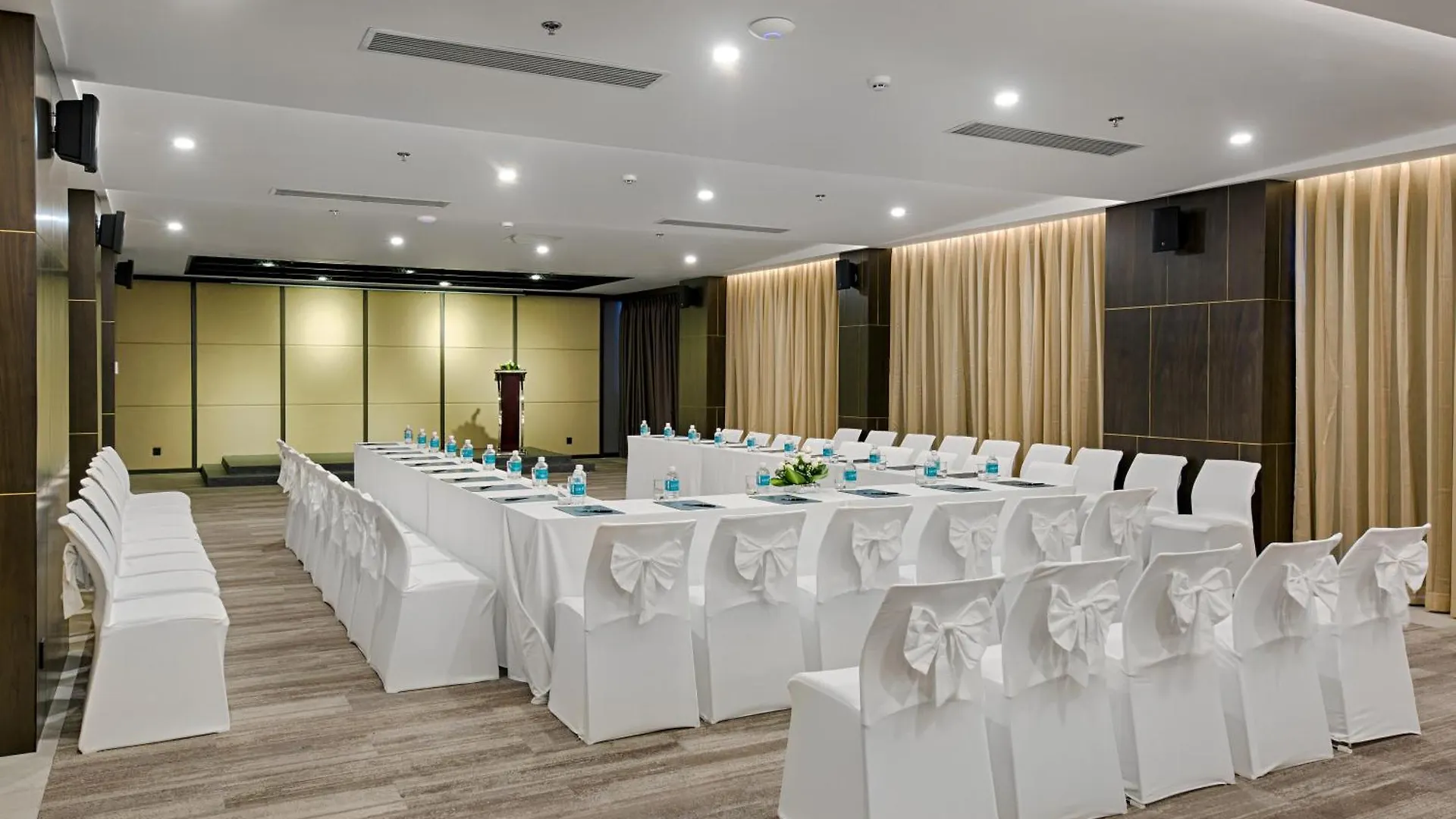 Satya Da Nang Hotel Han Market