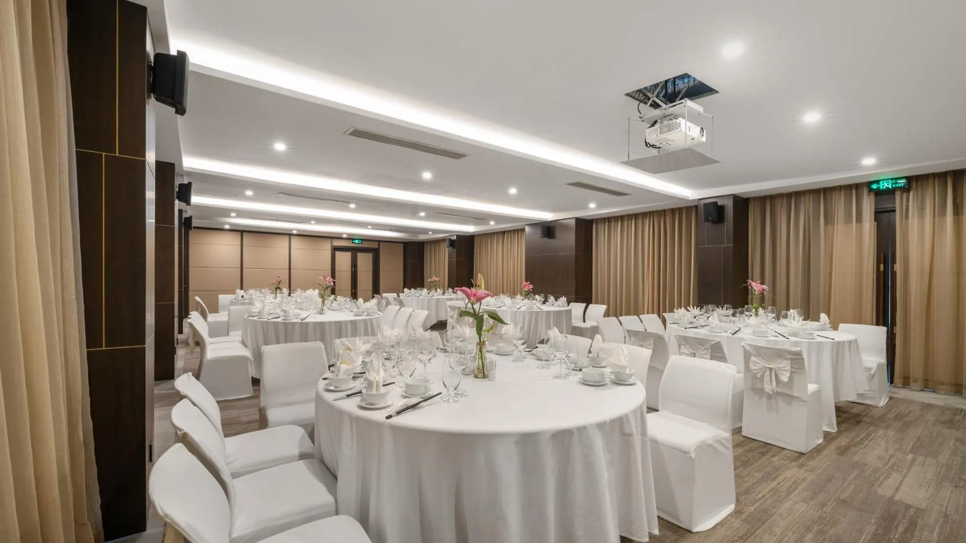 Satya Da Nang Hotel Han Market
