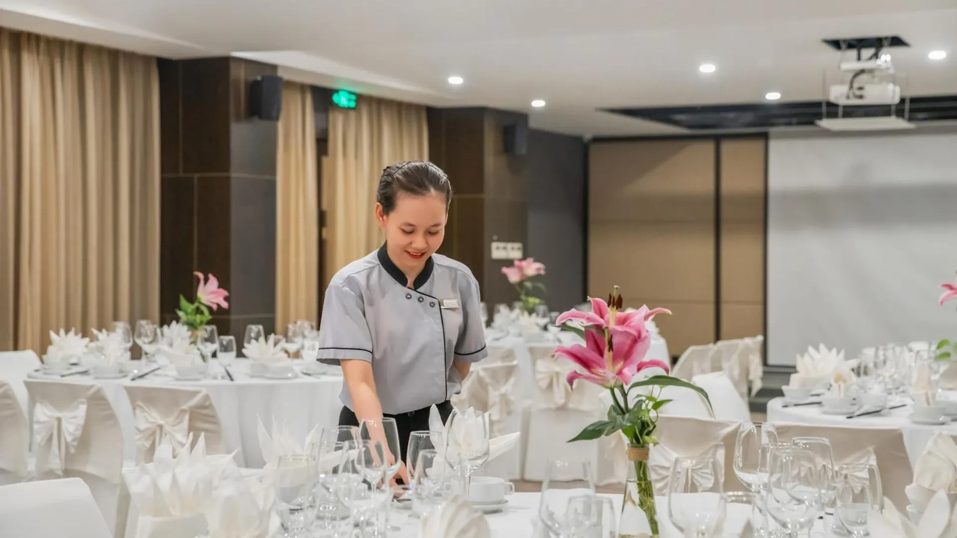 Satya Da Nang Hotel Han Market