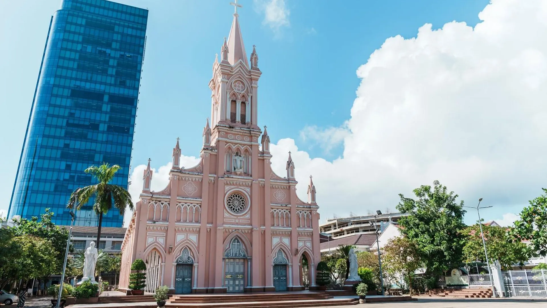 Satya Da Nang Hotel Han Market Vietnam